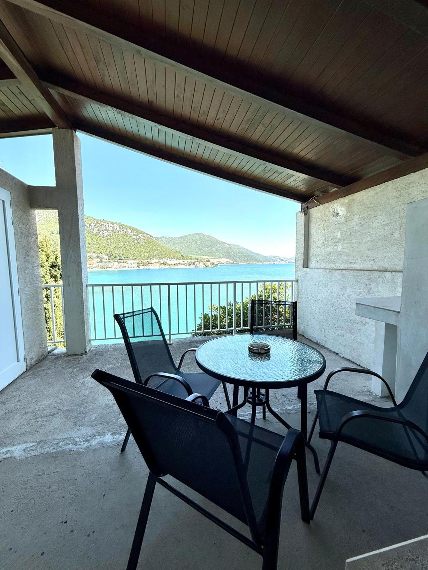 Blue Lagoon Studio Apartments クレック エクステリア 写真