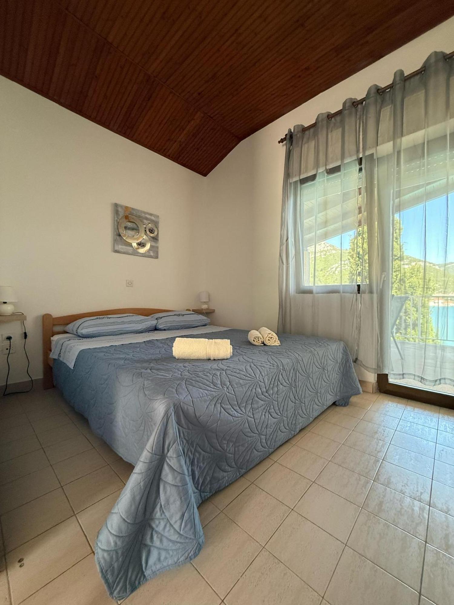 Blue Lagoon Studio Apartments クレック エクステリア 写真